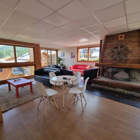 Apartment Puy Saint Vincent T2 Balcon Super Panorama Avec Parking Prive Couvert Et Piscine L'ete Puy-Saint-Vincent
